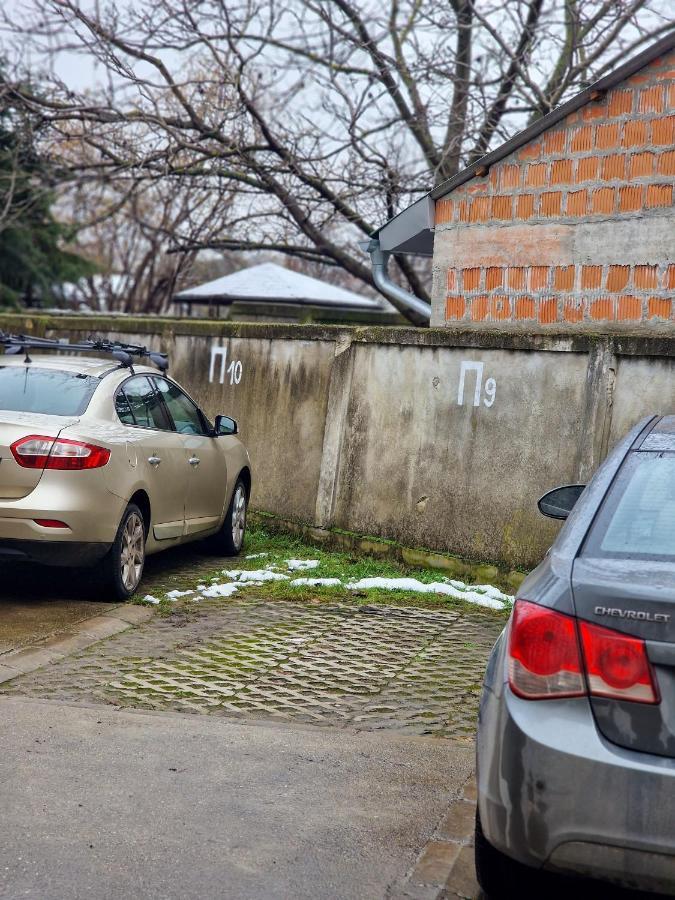 Quiet Center Apartment Sremska Mitrovica Exterior photo